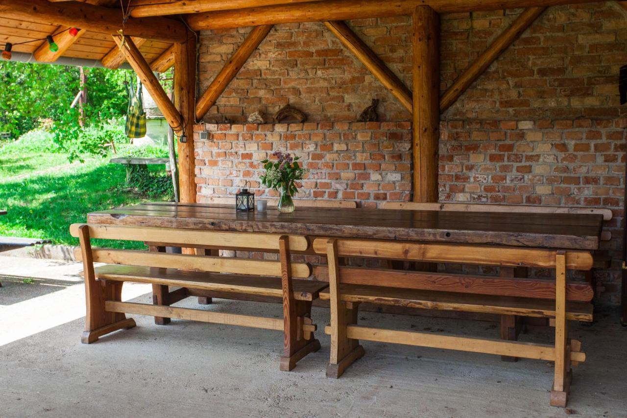 Na Okic - A Private Forest Oasis Sveti Martin pod Okicem エクステリア 写真