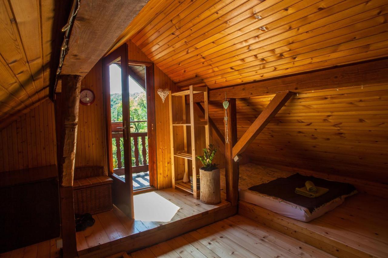Na Okic - A Private Forest Oasis Sveti Martin pod Okicem エクステリア 写真